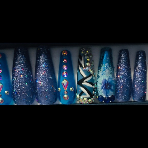 I Got Da BLUEZZ Press on Nails - Picture 2 of 6